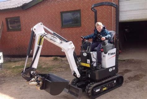 e10 compact excavator price